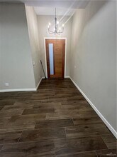 18 E 13th St in San Juan, TX - Foto de edificio - Building Photo