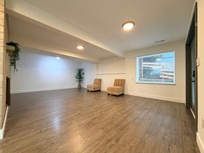 16304 47th Pl S in Tukwila, WA - Foto de edificio - Building Photo