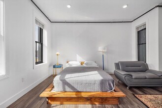 18 W Elder St in Cincinnati, OH - Foto de edificio - Building Photo