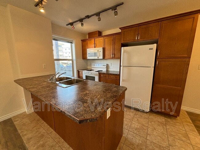 property at 598-598 Sutherland Ave