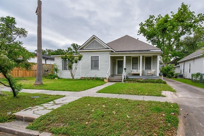 property at 1040 Columbia St