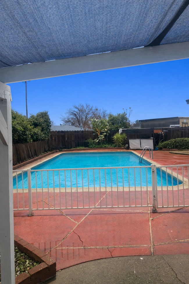 property at 1006 Franzel Rd