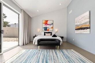 365 S Compdre Rd in Palm Springs, CA - Building Photo - Building Photo