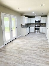 165 Fir Ln in Vidor, TX - Building Photo - Building Photo
