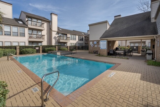 property at 2277 S Kirkwood Rd