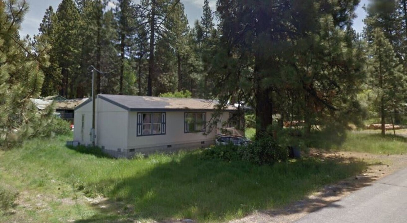 513 S Park Ave in Chiloquin, OR - Building Photo