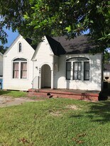 806 E University Ave in Lafayette, LA - Building Photo