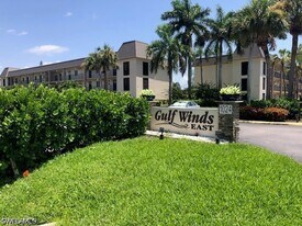 1004 Manatee Rd in Naples, FL - Building Photo
