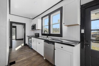 3802 Memorial Blvd in Kingsport, TN - Building Photo - Building Photo