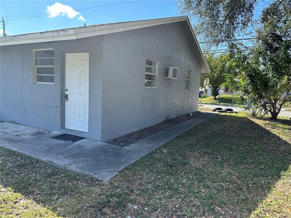 1541 NW 2nd St, Unit C in Pompano Beach, FL - Building Photo