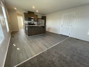 15835 Marentette Dr in Clinton Township, MI - Building Photo - Building Photo