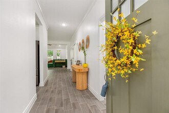 16011 Country Bend Rd in Houston, TX - Building Photo - Building Photo