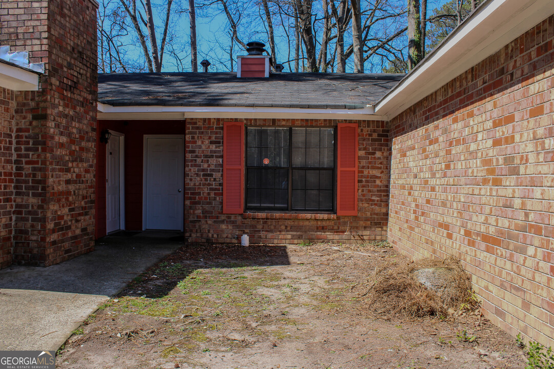 395 River Oak Dr in Riverdale, GA - Building Photo