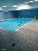 3710 N Pine Grove Ave, Unit 310 in Chicago, IL - Building Photo