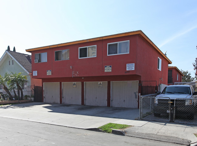 2277 Locust Ave in Long Beach, CA - Foto de edificio - Building Photo