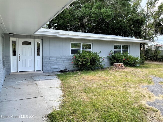 296 Woodland Dr in West Melbourne, FL - Building Photo - Building Photo