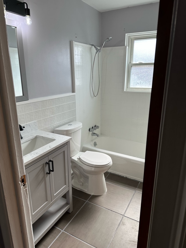 20241 Kentucky St in Detroit, MI - Building Photo - Building Photo