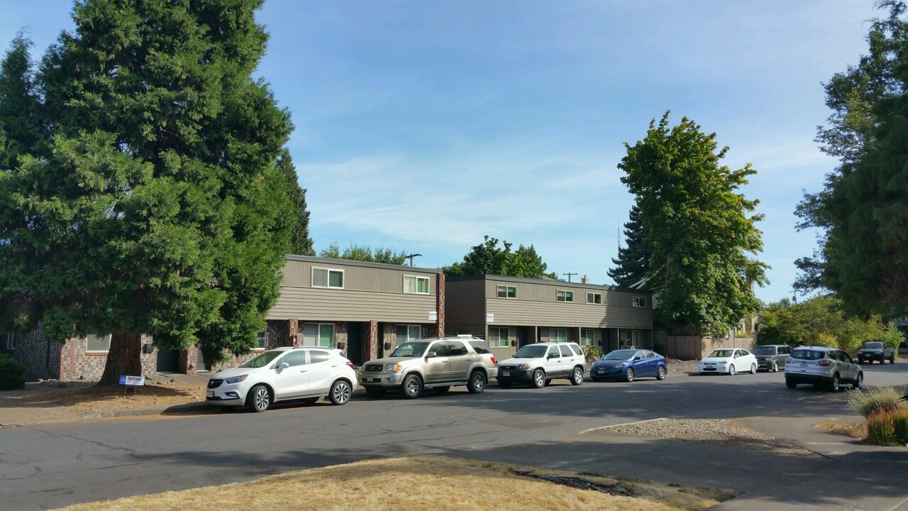 309 NW 7th St in Corvallis, OR - Building Photo