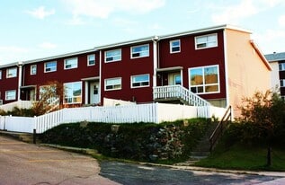 Garden Townhomes in Yellowknife, NT - Building Photo