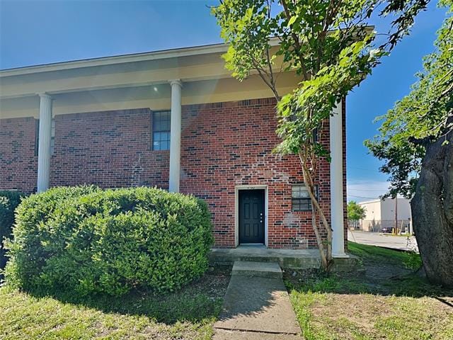930 Southmoor Dr