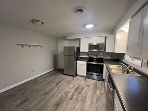 5621 Bluebird Ct in Fort Wayne, IN - Building Photo - Building Photo