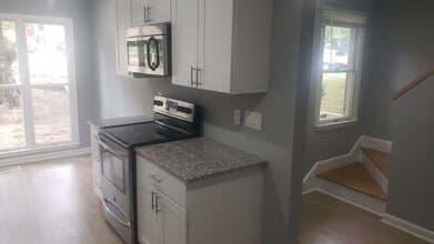 112 Mallard Ct in Chapel Hill, NC - Building Photo - Building Photo