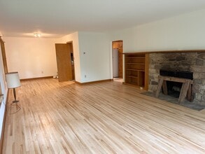 403 E Mitchell Ave in State College, PA - Building Photo - Building Photo