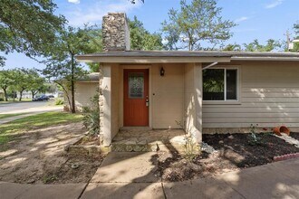 11908 Broad Oaks Dr in Austin, TX - Foto de edificio - Building Photo