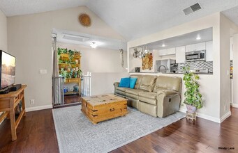 359 Windy Ln in Vista, CA - Building Photo - Building Photo