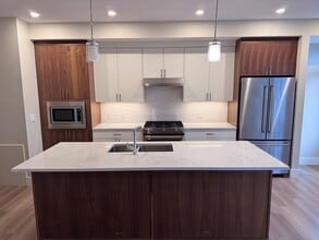 1702 17 Av SW in Calgary, AB - Building Photo - Building Photo