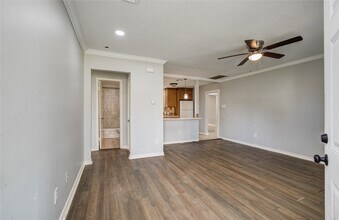 6830 New York St in Houston, TX - Building Photo - Building Photo