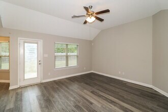 8129 Jordan View Dr in Southaven, MS - Foto de edificio - Building Photo