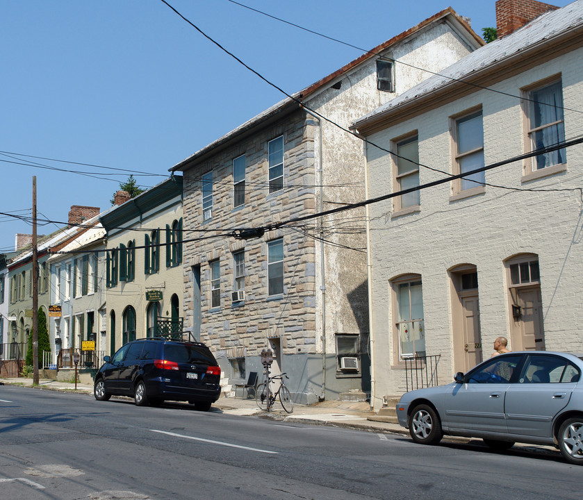 225 W Patrick St in Frederick, MD - Foto de edificio