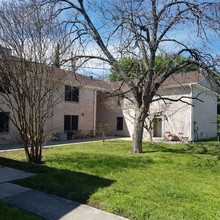 Jackson Keller Apartments in San Antonio, TX - Building Photo - Building Photo