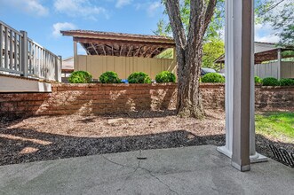 700 Ridgeside Dr in Ballwin, MO - Foto de edificio - Building Photo