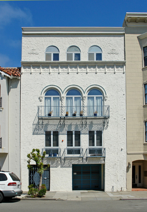 2534-2536 Chestnut St in San Francisco, CA - Building Photo