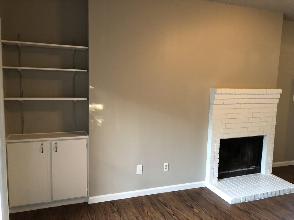 9507 Kempler Dr-Unit -C in Austin, TX - Building Photo