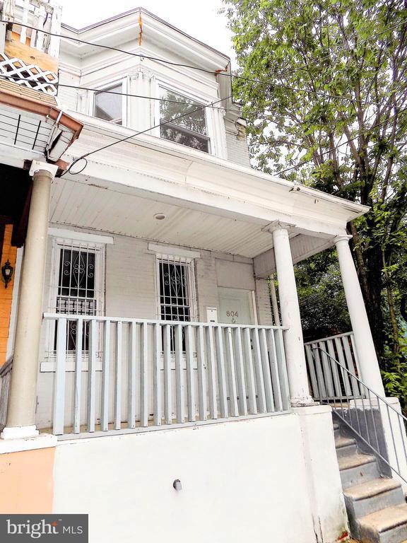 property at 804 N Front St