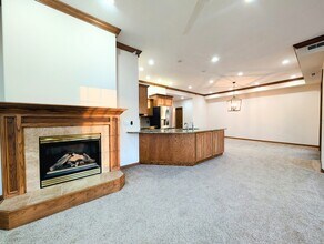 700 Main St in Pella, IA - Building Photo - Building Photo