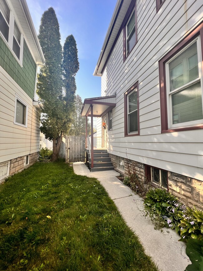 property at 1722 N 13th St