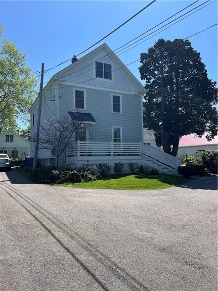 400 Paradise Ave in Middletown, RI - Building Photo - Building Photo