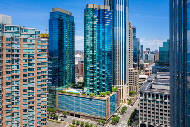 Colgate Center in Jersey City, NJ - Foto de edificio - Building Photo