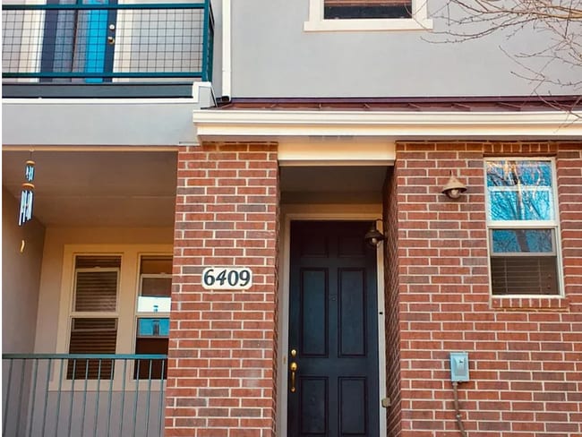 6409 S Potomac St in Englewood, CO - Foto de edificio - Building Photo