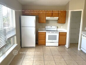 732 Toulon Dr in Kissimmee, FL - Foto de edificio - Building Photo