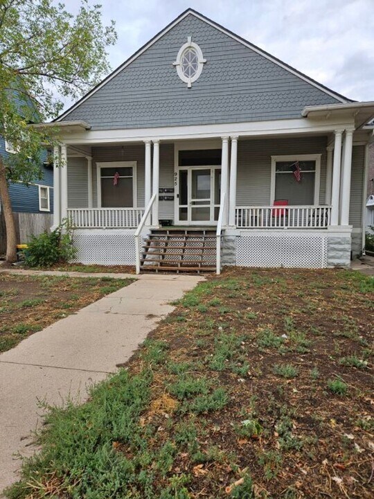 925 12th St in Greeley, CO - Building Photo