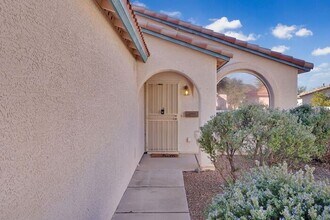 98 E Futurity Pl in Oro Valley, AZ - Foto de edificio - Building Photo