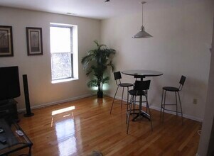 2016 Massachusetts Ave, Unit 22 in Cambridge, MA - Building Photo - Building Photo