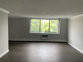 520 Washington St, Unit 12 in Brookline, MA - Building Photo - Building Photo