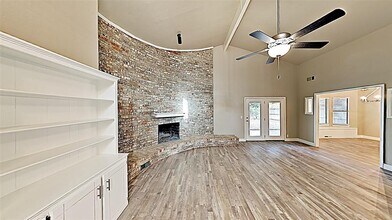 2004 Sandy Creek Trail in Edmond, OK - Building Photo - Building Photo