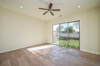 1106 Fuschia Rd in Houston, TX - Building Photo - Building Photo